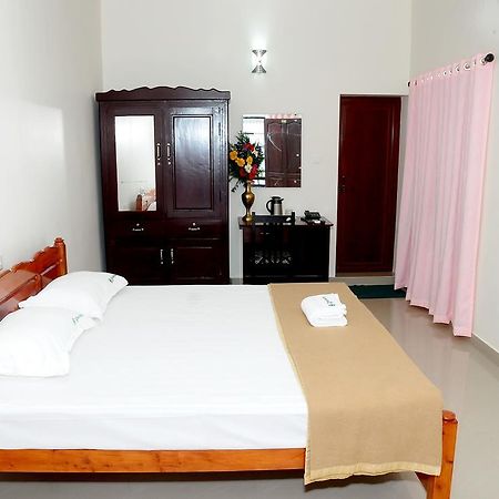 تريفِندرم Greenfield Inn الغرفة الصورة