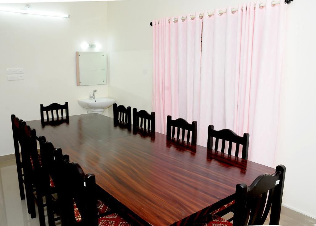 تريفِندرم Greenfield Inn المظهر الخارجي الصورة