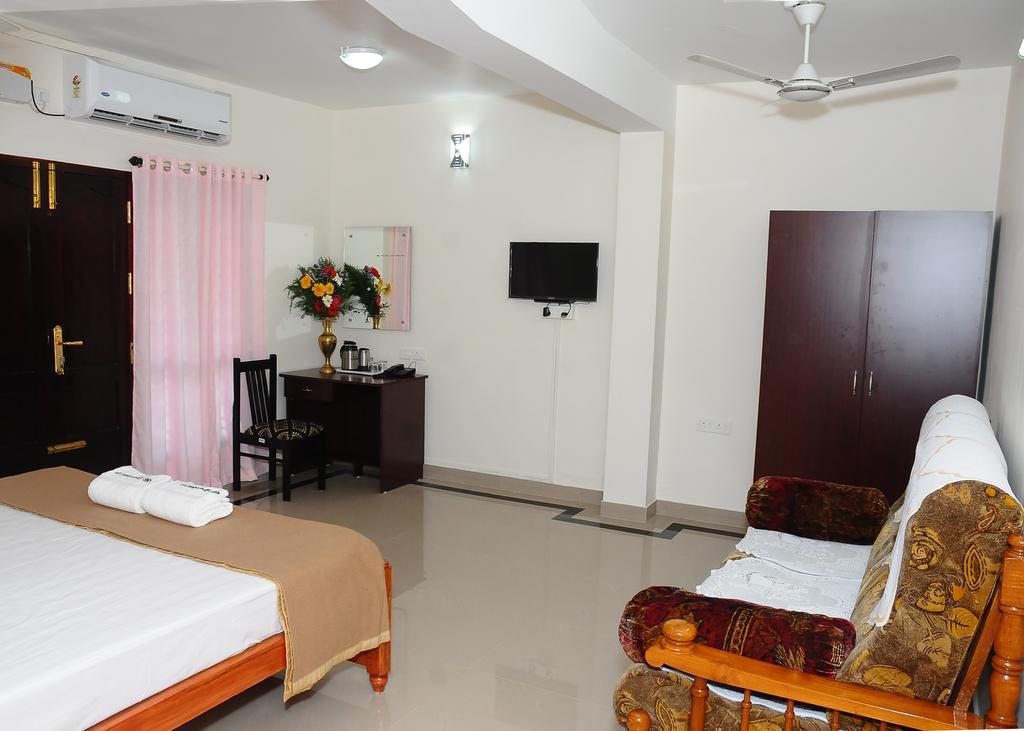 تريفِندرم Greenfield Inn الغرفة الصورة